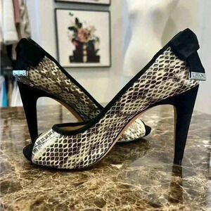 Antonio Melani Snake Skin Peep Toe Pumps Size 7M